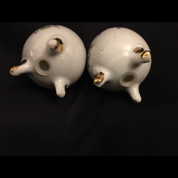 Vintage Enesco Salt & Pepper Easter Shakers (Egg Shape) - Picture 3 of 4